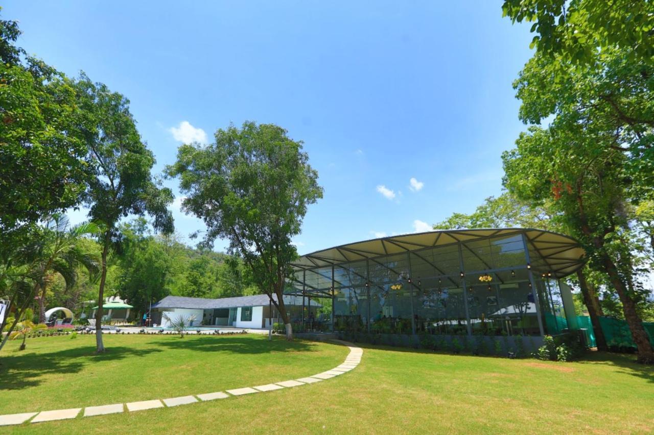 White Feather Resort Kauncha スィルヴァーサー エクステリア 写真